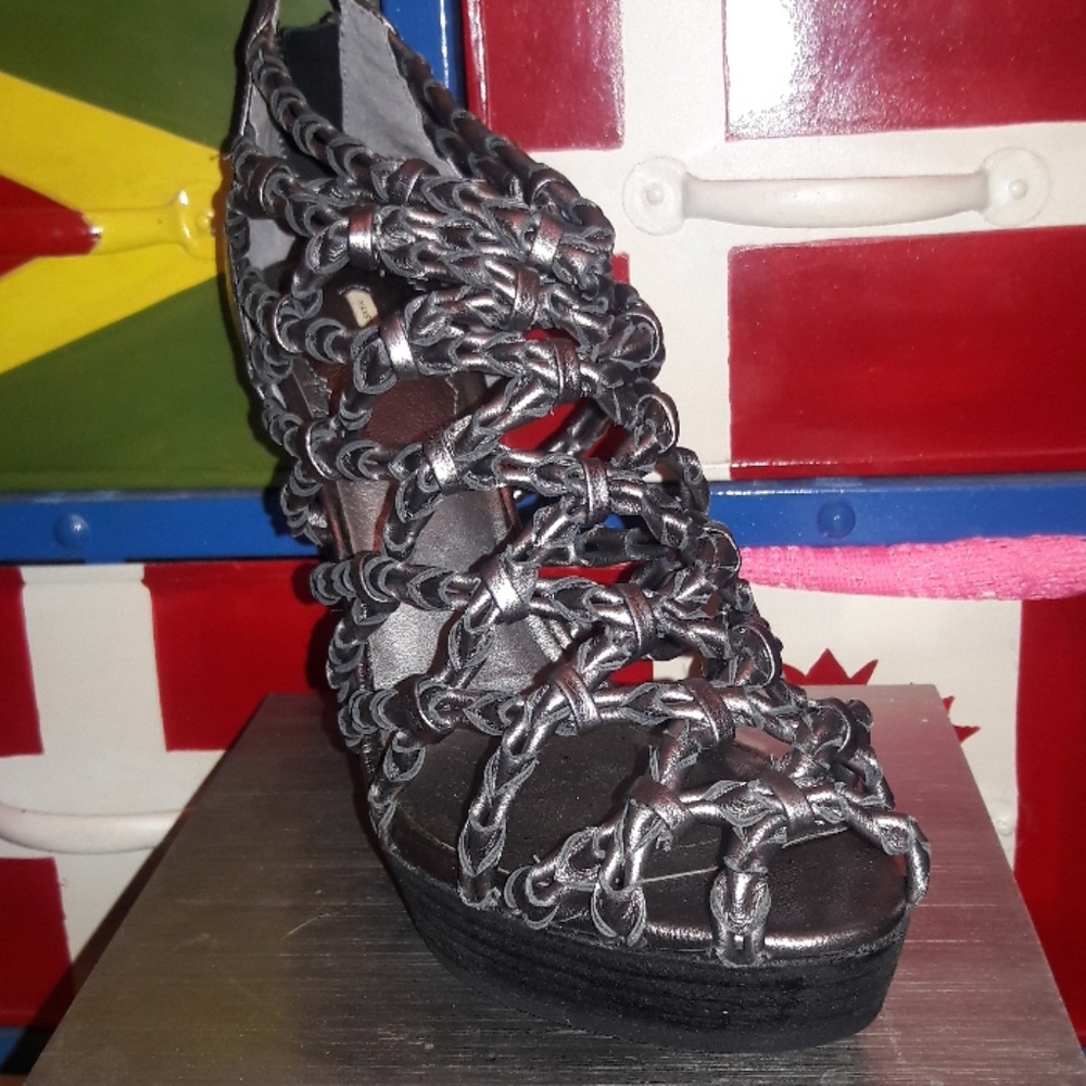 Max Studio high heels